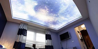 Звездное небо натяжной потолок в спальню