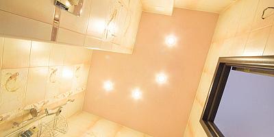 Сатиновый натяжной потолок в ванную комнату 5кв.м